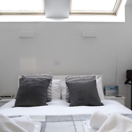 Quiet Ground Floor Mews Flat And Parking Edimburgo Exterior foto