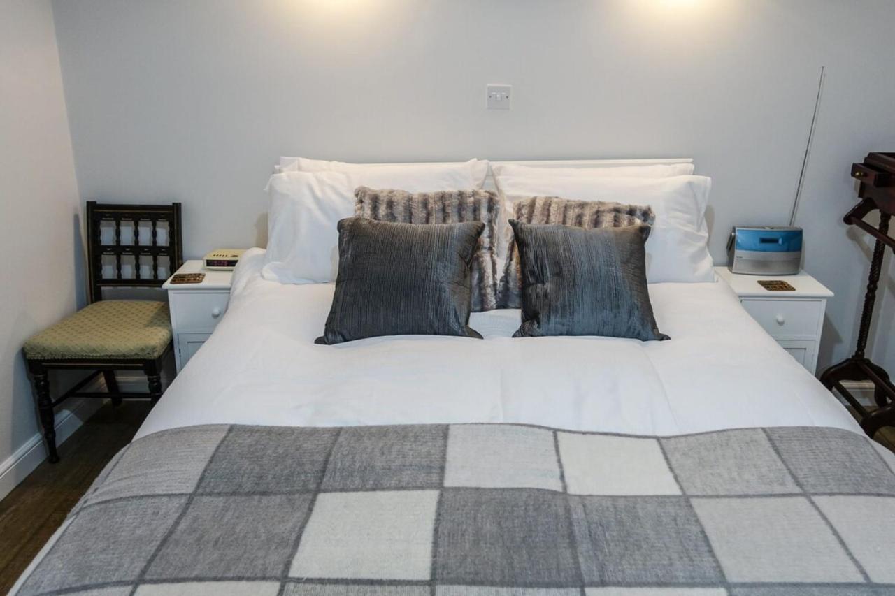 Quiet Ground Floor Mews Flat And Parking Edimburgo Exterior foto