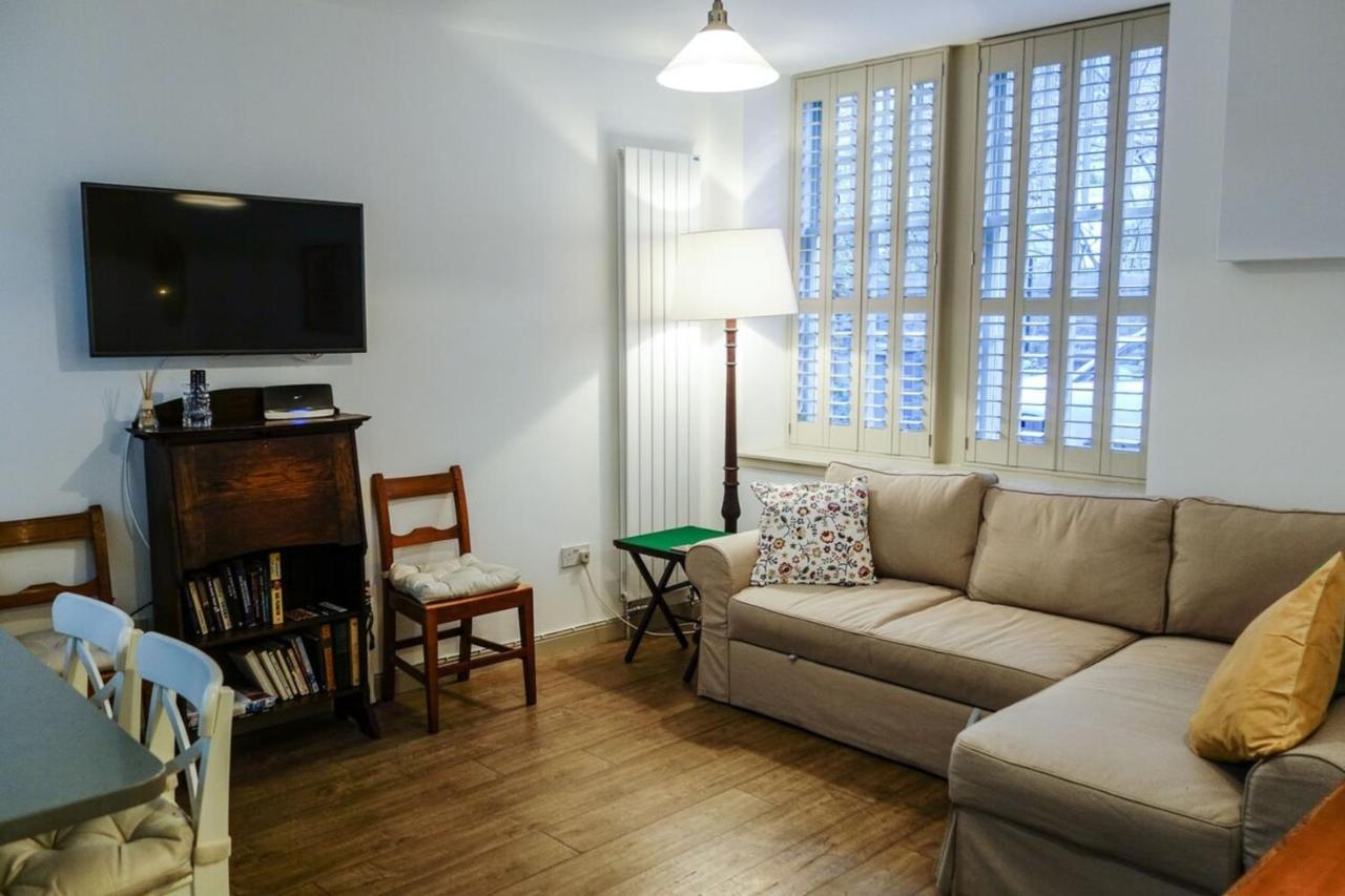 Quiet Ground Floor Mews Flat And Parking Edimburgo Exterior foto