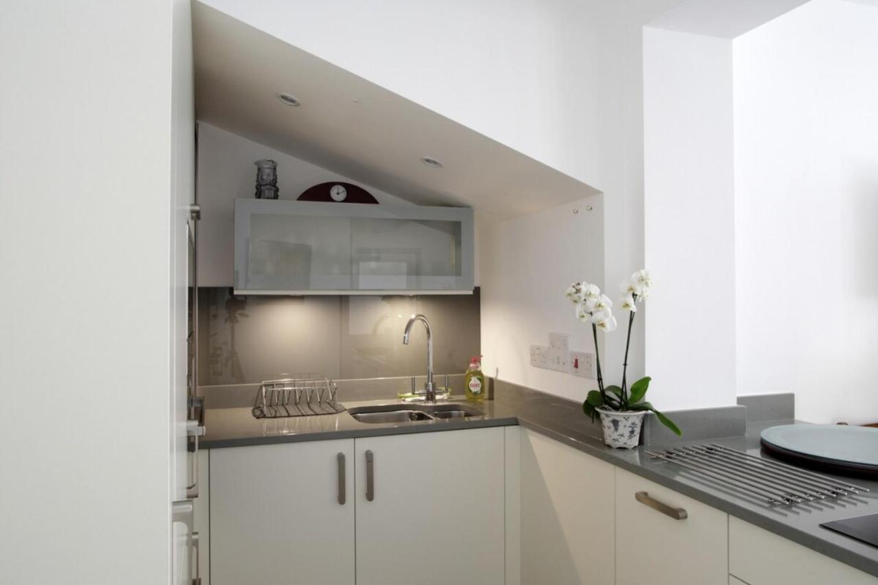 Quiet Ground Floor Mews Flat And Parking Edimburgo Exterior foto