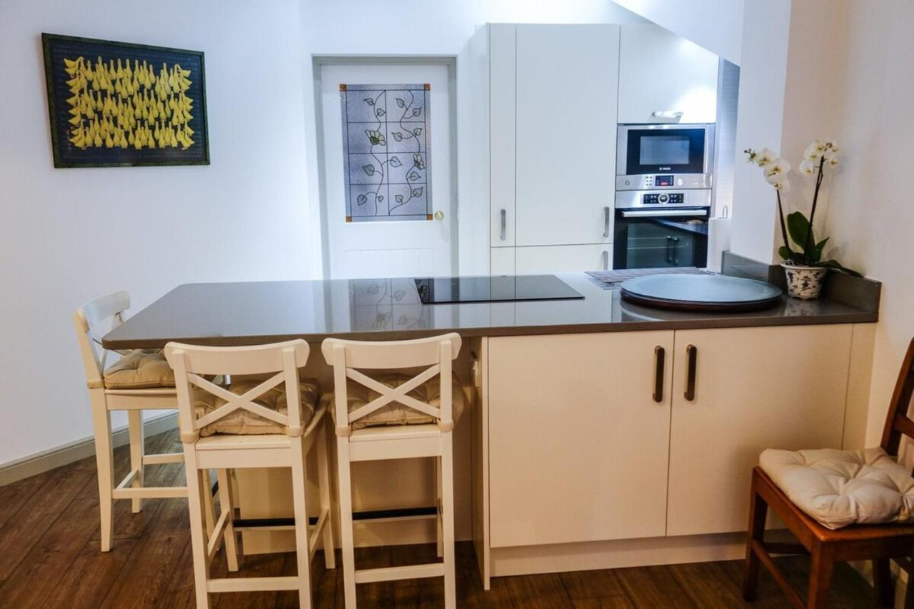 Quiet Ground Floor Mews Flat And Parking Edimburgo Exterior foto