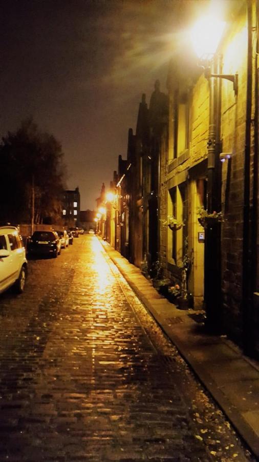 Quiet Ground Floor Mews Flat And Parking Edimburgo Exterior foto